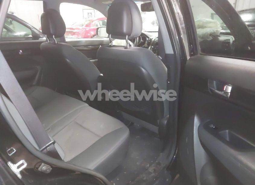 Photo 8 of 2011 Kia Sorento LX (VIN 5XYKT3A14BG007166)