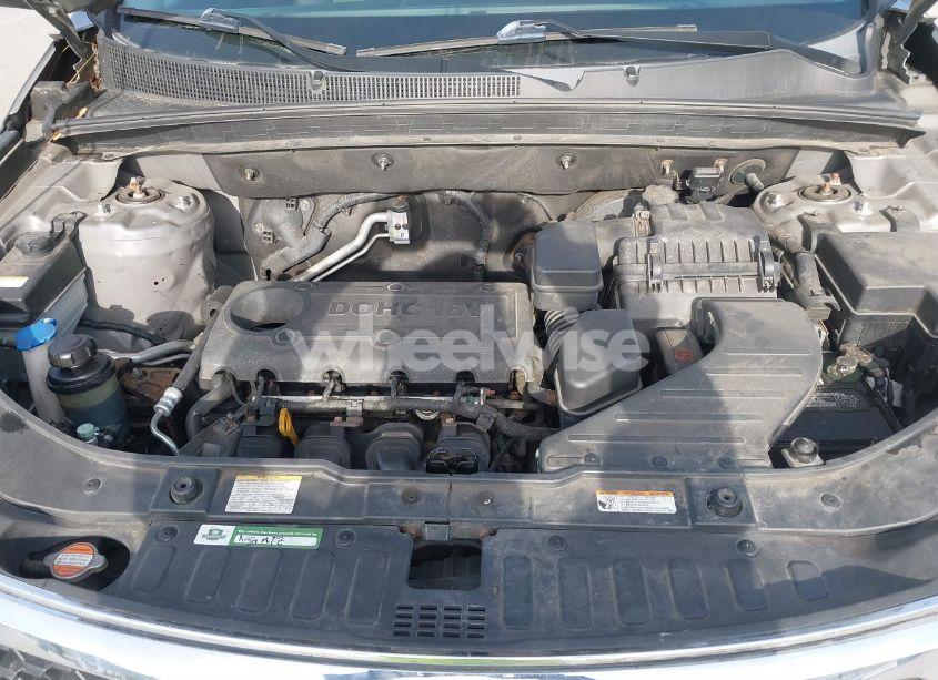 Photo 10 of 2011 Kia Sorento LX (VIN 5XYKT3A14BG018619)