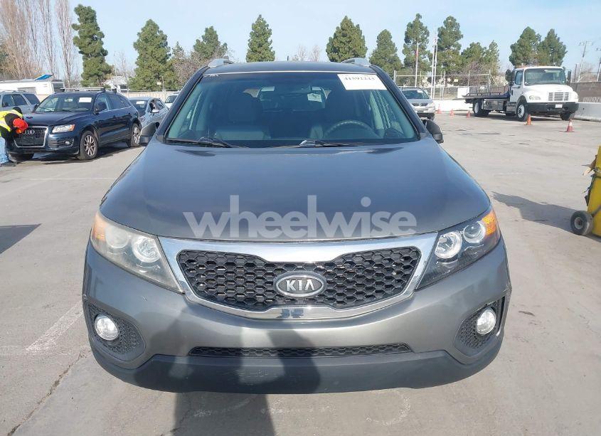 Photo 12 of 2011 Kia Sorento LX (VIN 5XYKT3A14BG018619)