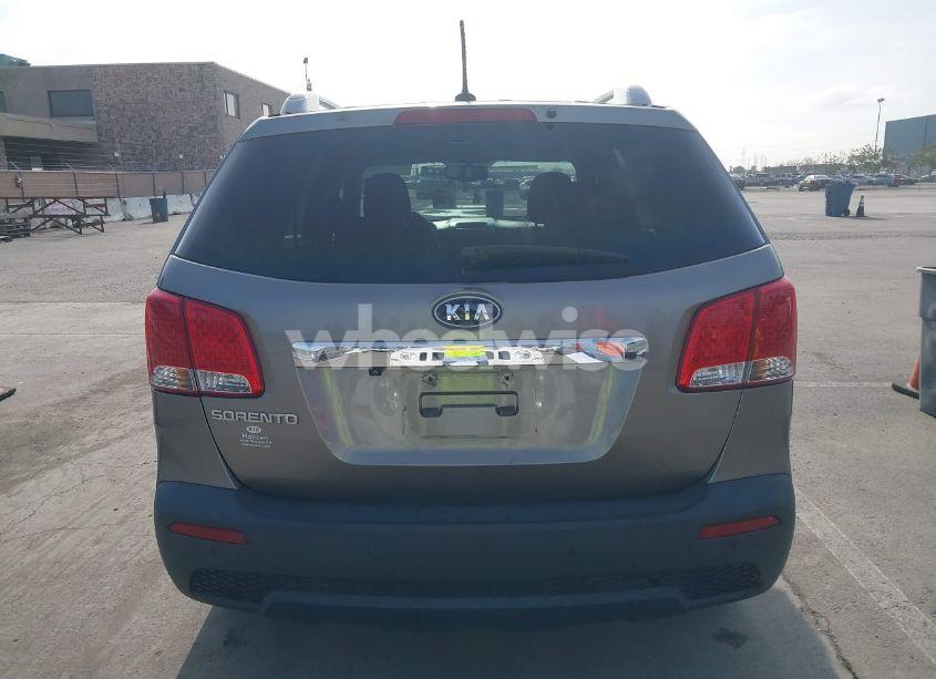 Photo 16 of 2011 Kia Sorento LX (VIN 5XYKT3A14BG018619)