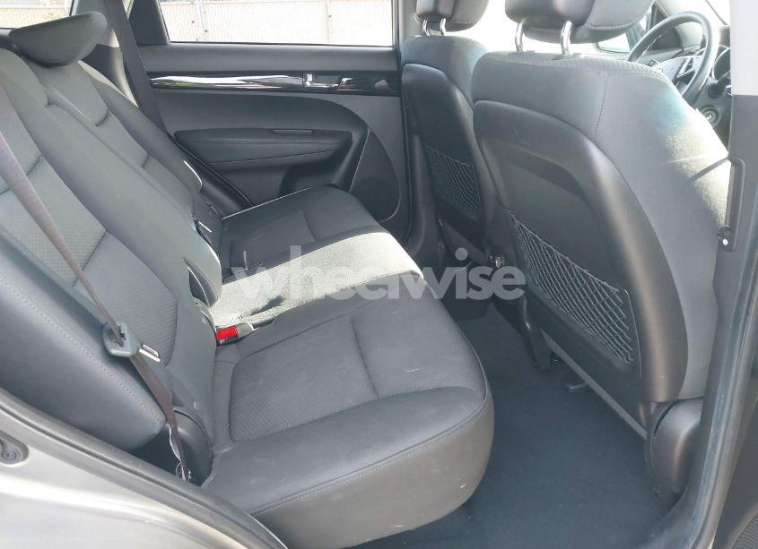 Photo 8 of 2011 Kia Sorento LX (VIN 5XYKT3A14BG018619)