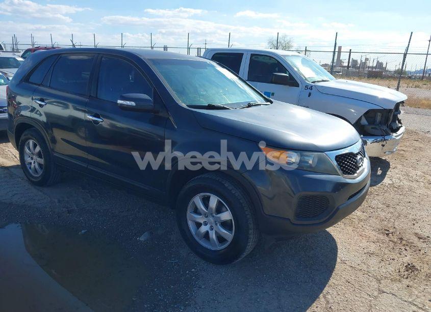 2011 Kia Sorento LX (VIN 5XYKT3A14BG035954) main photo