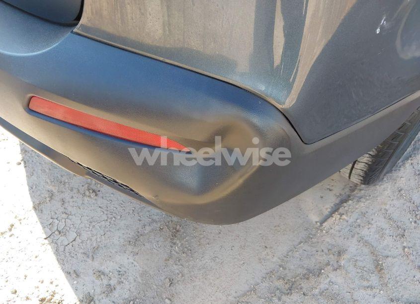 Photo 12 of 2011 Kia Sorento LX (VIN 5XYKT3A14BG035954)