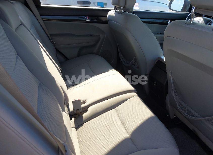 Photo 8 of 2011 Kia Sorento LX (VIN 5XYKT3A14BG035954)