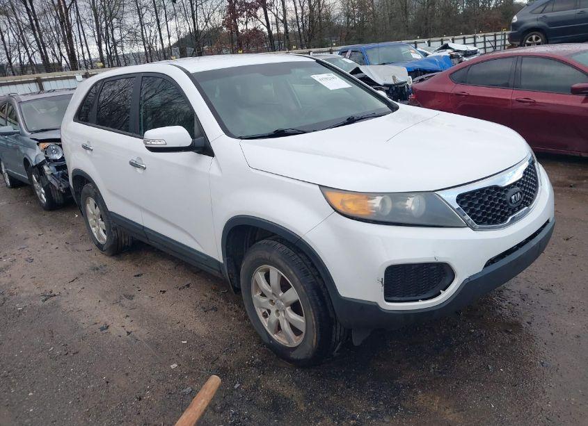 2011 Kia Sorento LX (VIN 5XYKT3A14BG051197) main photo