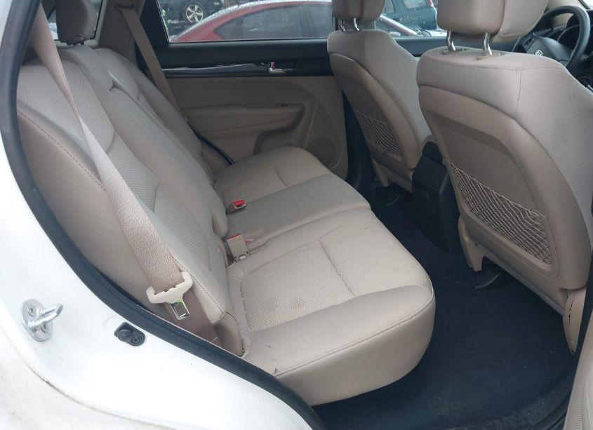 Photo 8 of 2011 Kia Sorento LX (VIN 5XYKT3A14BG051197)