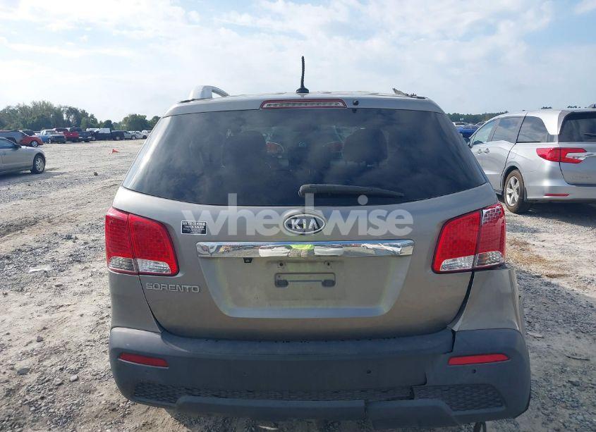 Photo 16 of 2011 Kia Sorento LX (VIN 5XYKT3A14BG060921)