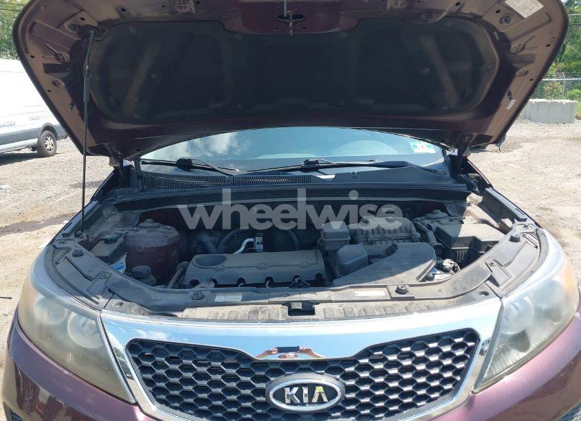 Photo 10 of 2011 Kia Sorento LX (VIN 5XYKT3A14BG066086)