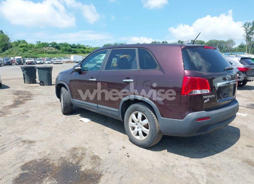 Photo 3 of 2011 Kia Sorento LX (VIN 5XYKT3A14BG066086)
