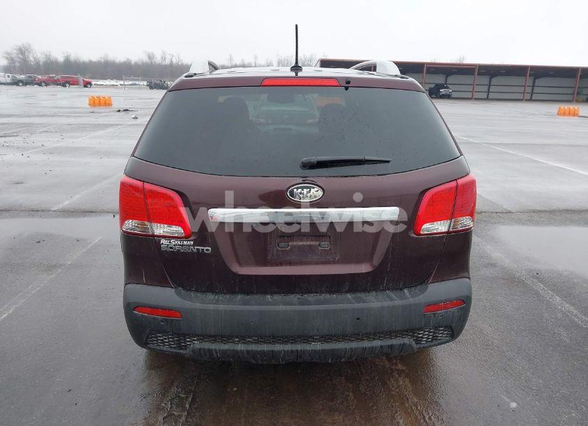 Photo 16 of 2011 Kia Sorento LX (VIN 5XYKT3A14BG081459)
