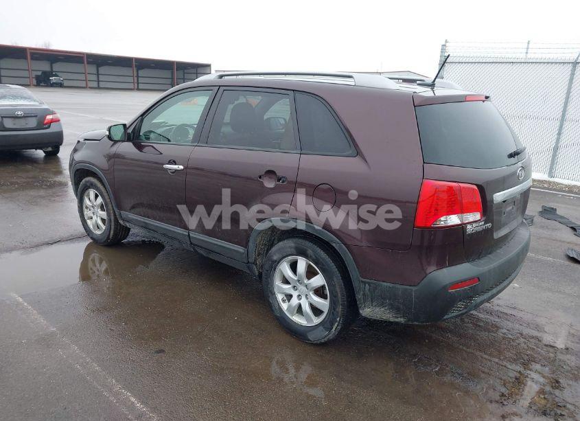 Photo 3 of 2011 Kia Sorento LX (VIN 5XYKT3A14BG081459)