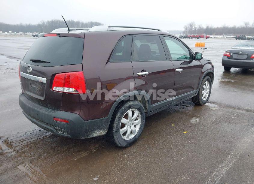 Photo 4 of 2011 Kia Sorento LX (VIN 5XYKT3A14BG081459)