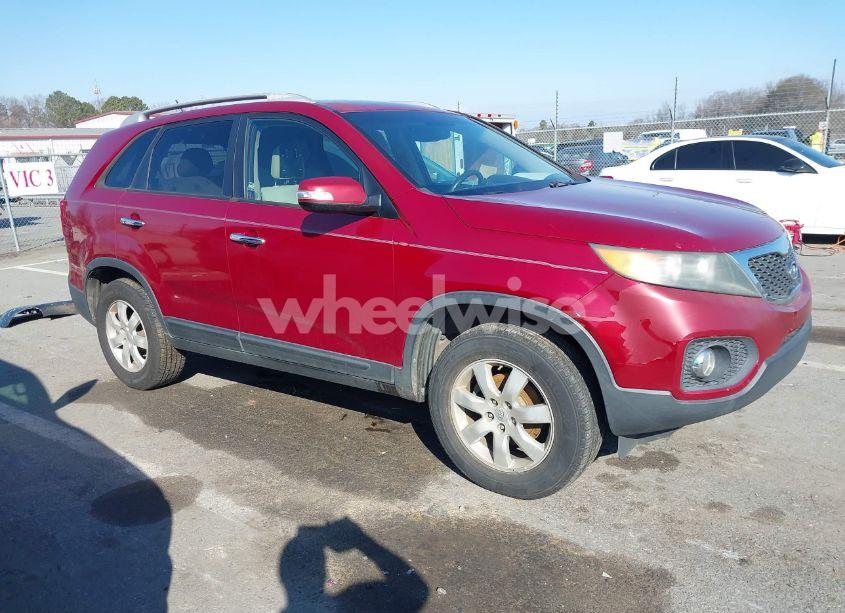 2011 Kia Sorento LX (VIN 5XYKT3A14BG083244) main photo