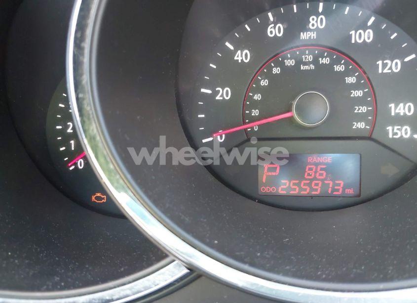 Photo 7 of 2011 Kia Sorento LX (VIN 5XYKT3A14BG083244)