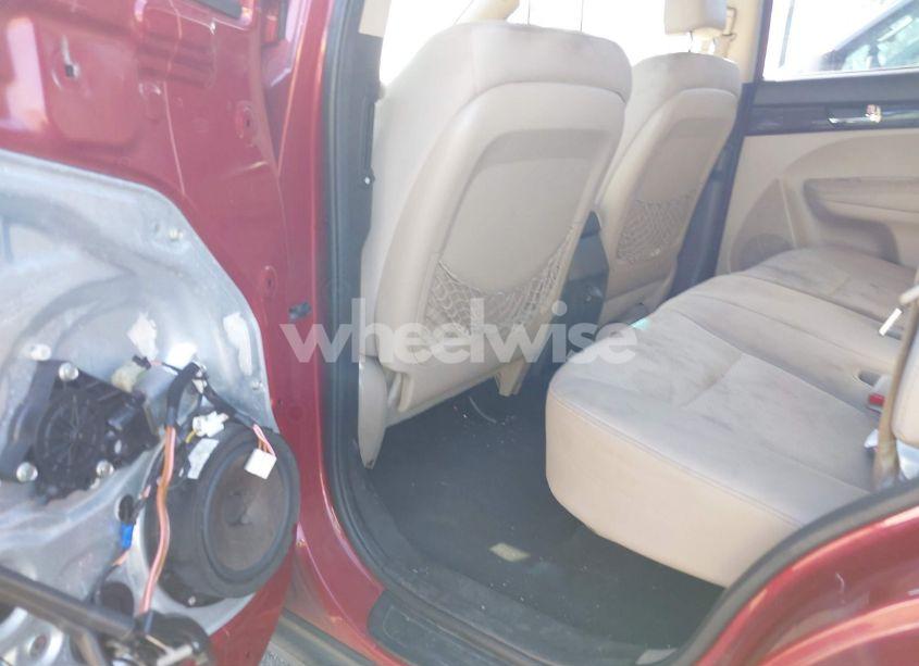 Photo 8 of 2011 Kia Sorento LX (VIN 5XYKT3A14BG083244)