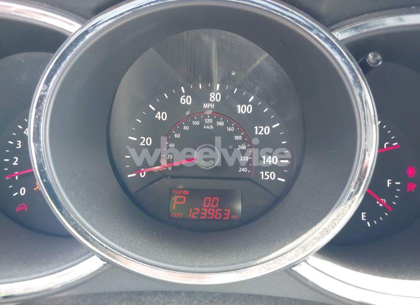 Photo 7 of 2011 Kia Sorento LX (VIN 5XYKT3A14BG103671)