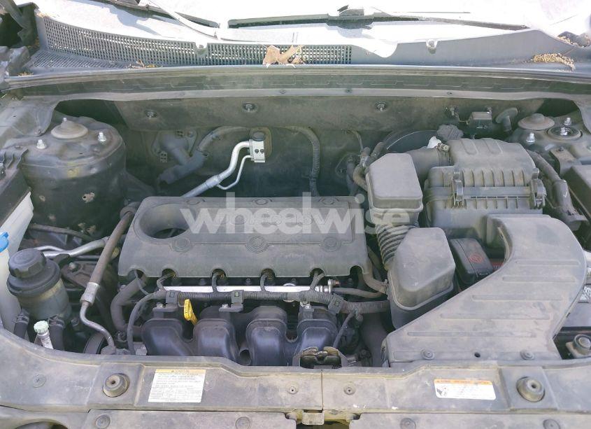 Photo 10 of 2011 Kia Sorento LX (VIN 5XYKT3A14BG130157)