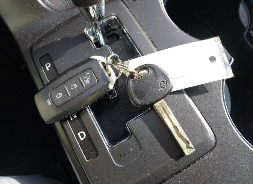 Photo 11 of 2011 Kia Sorento LX (VIN 5XYKT3A14BG138341)