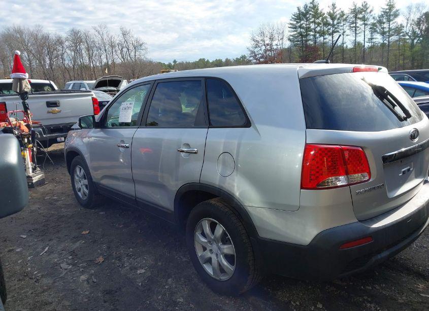 Photo 14 of 2011 Kia Sorento LX (VIN 5XYKT3A14BG138341)