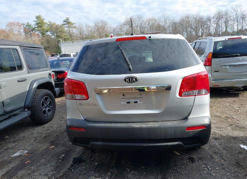 Photo 16 of 2011 Kia Sorento LX (VIN 5XYKT3A14BG138341)