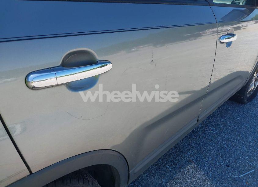 Photo 6 of 2011 Kia Sorento LX (VIN 5XYKT3A14BG146892)