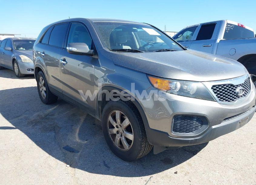 2012 Kia Sorento LX (VIN 5XYKT3A14CG191686) main photo