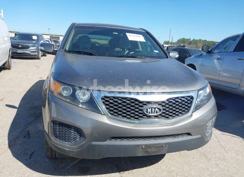 Photo 6 of 2012 Kia Sorento LX (VIN 5XYKT3A14CG191686)