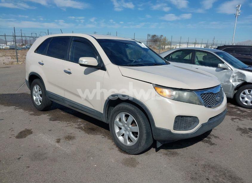 2012 Kia Sorento LX (VIN 5XYKT3A14CG215436) main photo