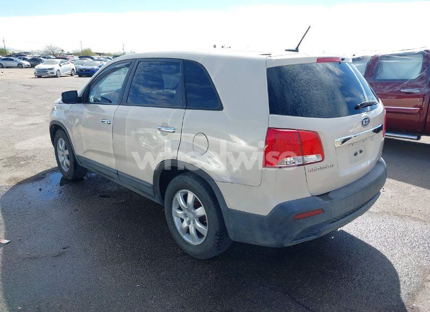 Photo 3 of 2012 Kia Sorento LX (VIN 5XYKT3A14CG215436)
