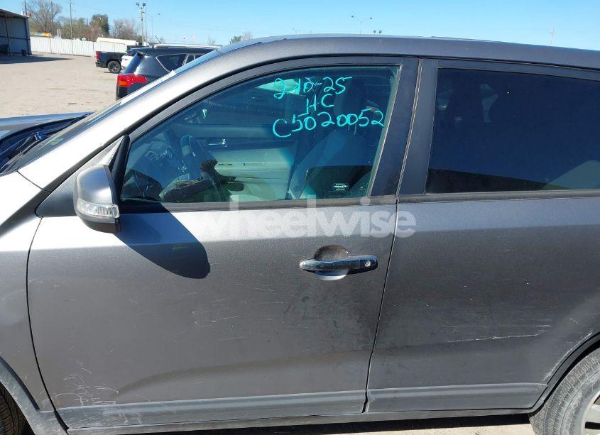 Photo 14 of 2012 Kia Sorento LX (VIN 5XYKT3A14CG231104)