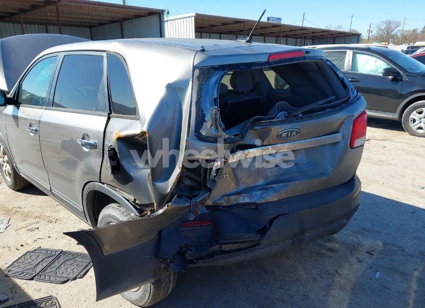 Photo 6 of 2012 Kia Sorento LX (VIN 5XYKT3A14CG231104)