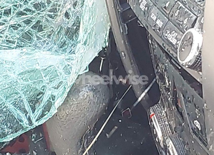 Photo 11 of 2013 Kia Sorento LX (VIN 5XYKT3A14DG361286)