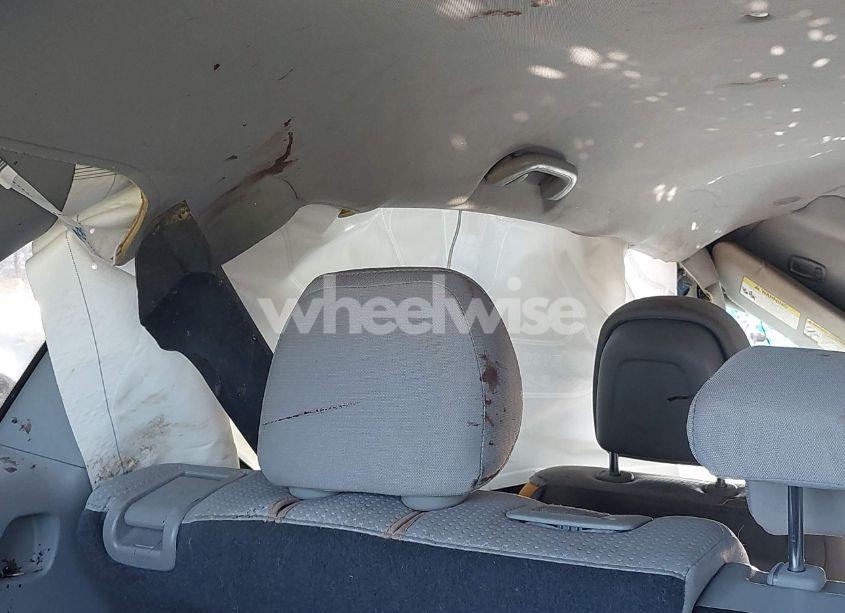 Photo 13 of 2013 Kia Sorento LX (VIN 5XYKT3A14DG361286)