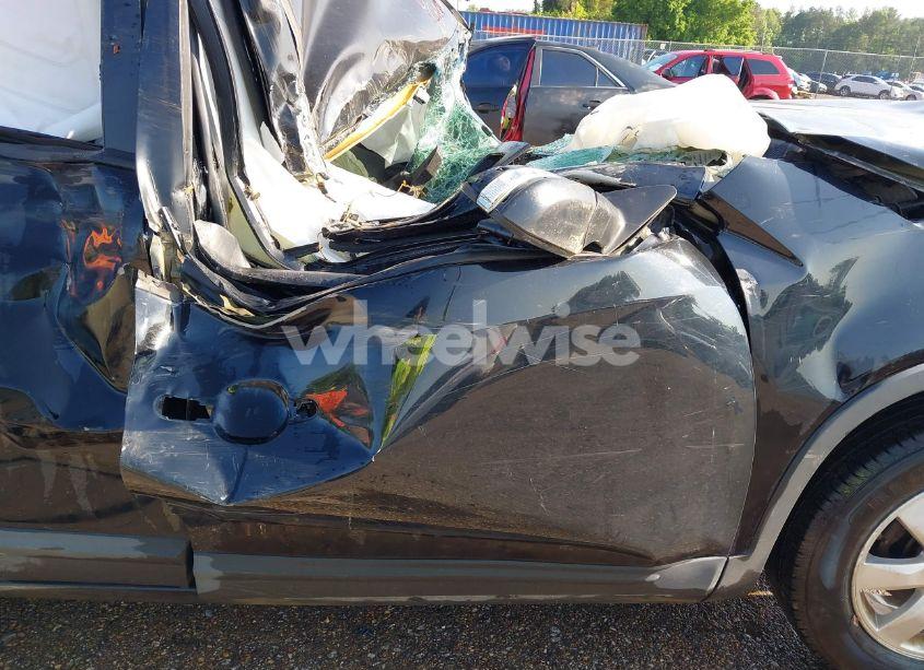 Photo 5 of 2013 Kia Sorento LX (VIN 5XYKT3A14DG361286)