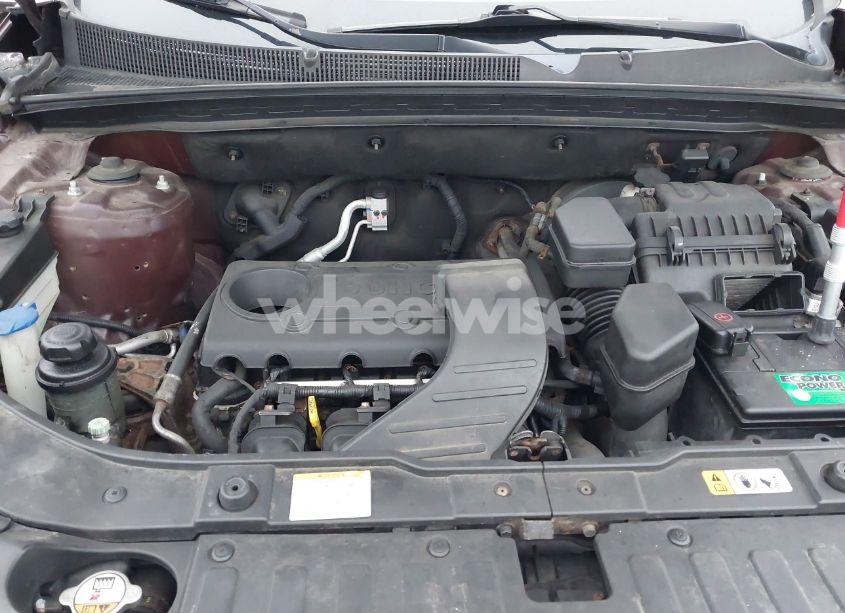 Photo 10 of 2013 Kia Sorento LX (VIN 5XYKT3A14DG361983)