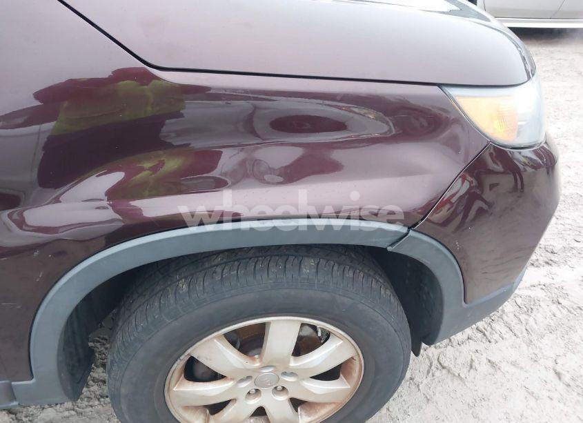 Photo 6 of 2013 Kia Sorento LX (VIN 5XYKT3A14DG361983)