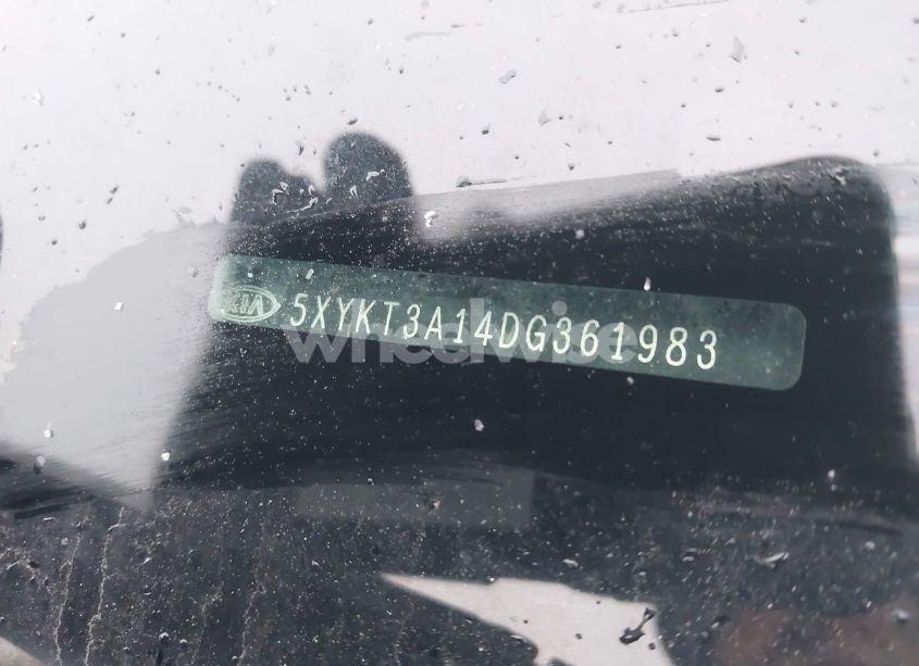 Photo 9 of 2013 Kia Sorento LX (VIN 5XYKT3A14DG361983)