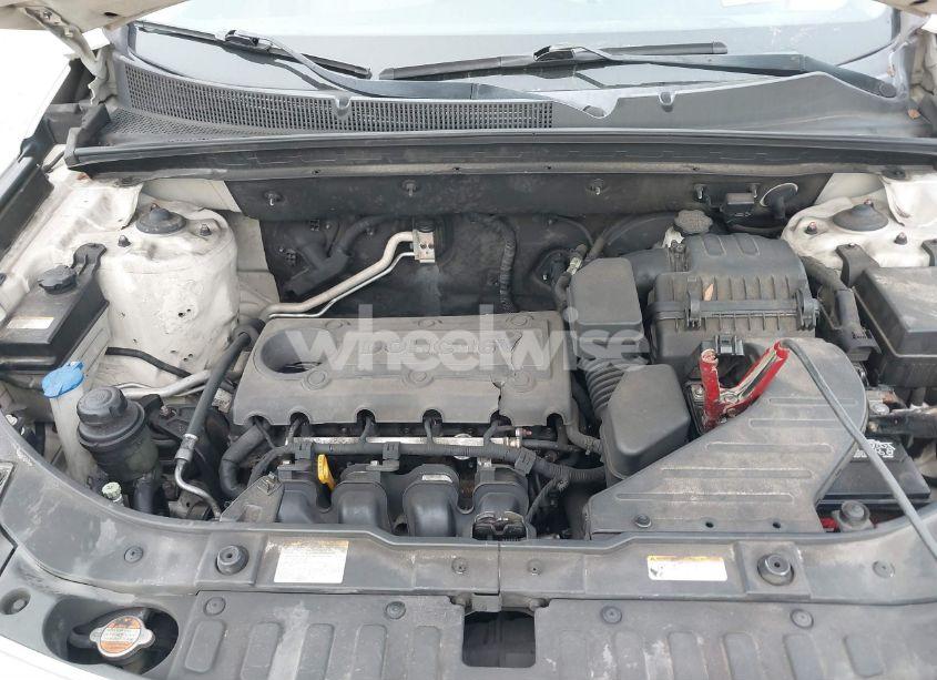 Photo 10 of 2011 Kia Sorento LX (VIN 5XYKT3A15BG013963)
