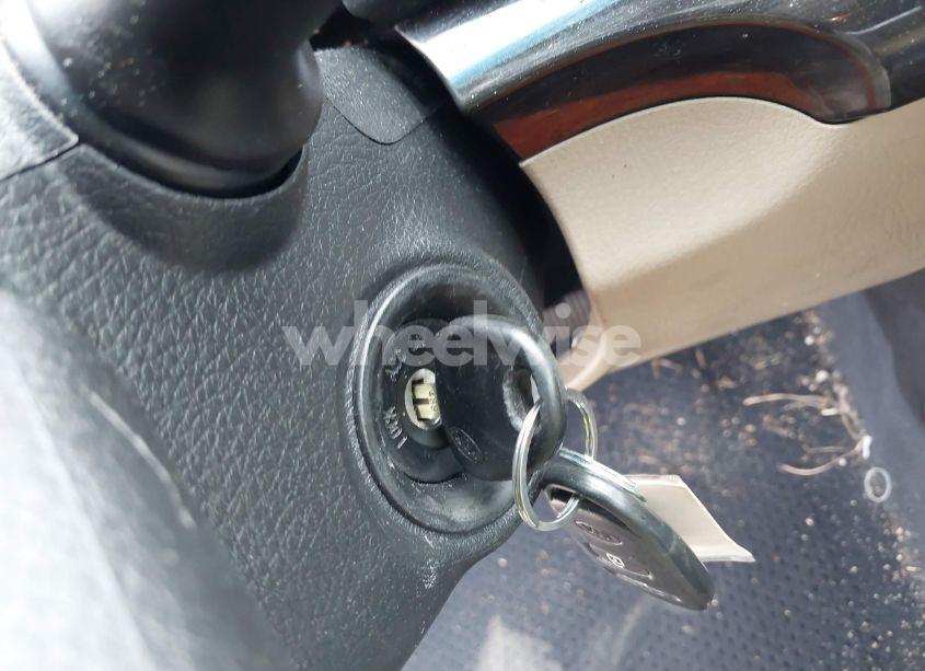 Photo 11 of 2011 Kia Sorento LX (VIN 5XYKT3A15BG013963)