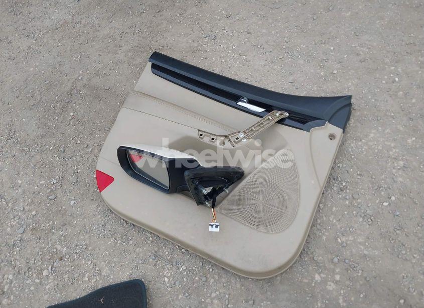 Photo 12 of 2011 Kia Sorento LX (VIN 5XYKT3A15BG013963)