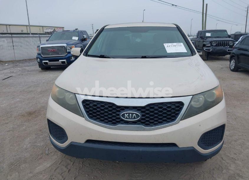 Photo 13 of 2011 Kia Sorento LX (VIN 5XYKT3A15BG013963)