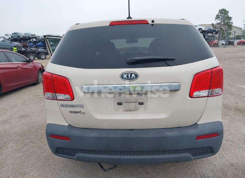 Photo 17 of 2011 Kia Sorento LX (VIN 5XYKT3A15BG013963)