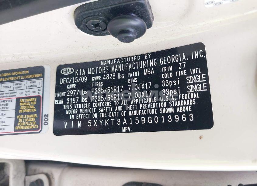 Photo 9 of 2011 Kia Sorento LX (VIN 5XYKT3A15BG013963)