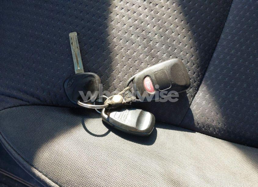 Photo 11 of 2011 Kia Sorento LX (VIN 5XYKT3A15BG081955)