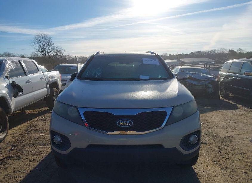 Photo 12 of 2011 Kia Sorento LX (VIN 5XYKT3A15BG087500)