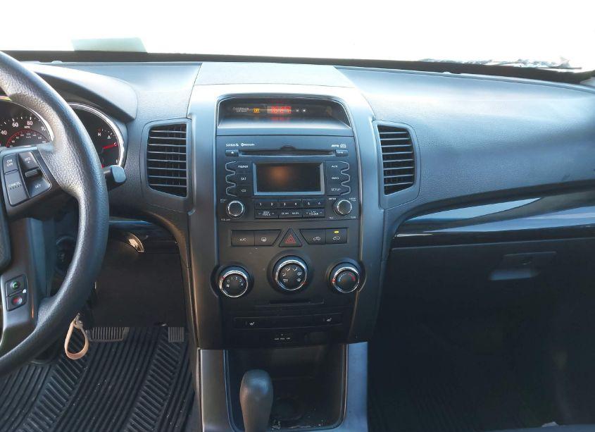 Photo 17 of 2011 Kia Sorento LX (VIN 5XYKT3A15BG087500)