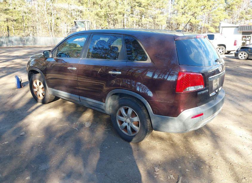 Photo 3 of 2011 Kia Sorento LX (VIN 5XYKT3A15BG126974)