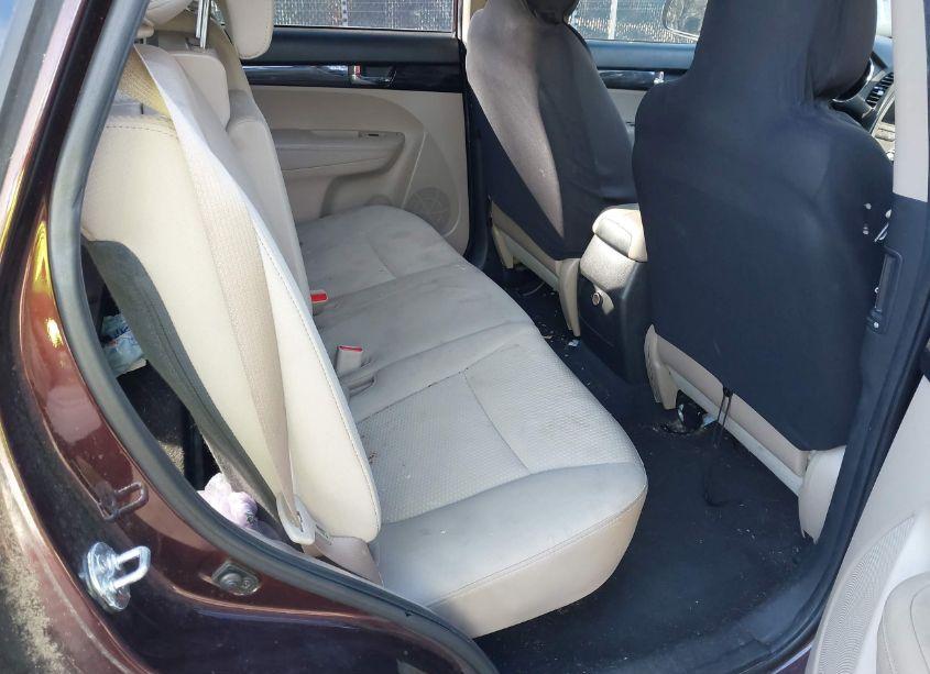Photo 8 of 2011 Kia Sorento LX (VIN 5XYKT3A15BG126974)