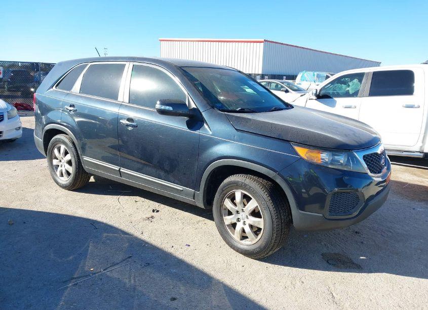 2012 Kia Sorento LX (VIN 5XYKT3A15CG260773) main photo