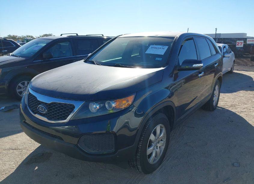 Photo 6 of 2012 Kia Sorento LX (VIN 5XYKT3A15CG260773)